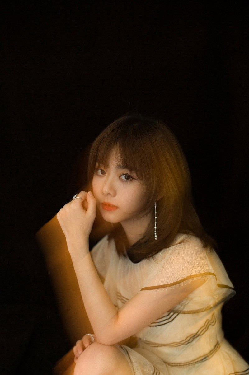 90后清纯美女冷不丁海边高清写真