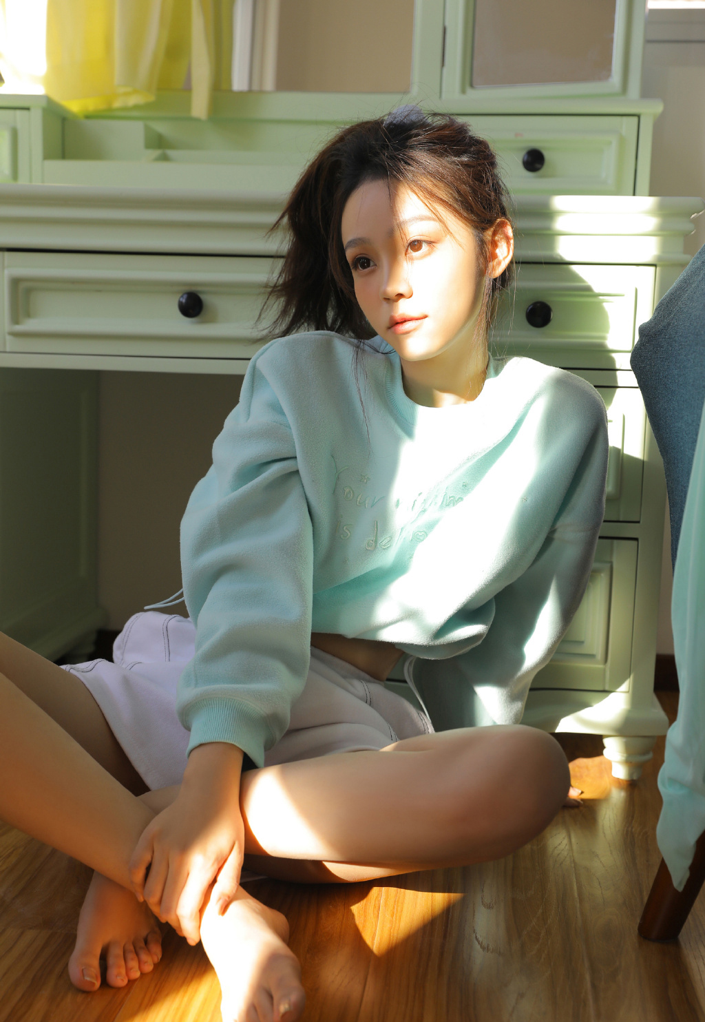 崿Ůܱbellaϵд