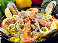 色香味俱全的西班牙海鲜饭图片