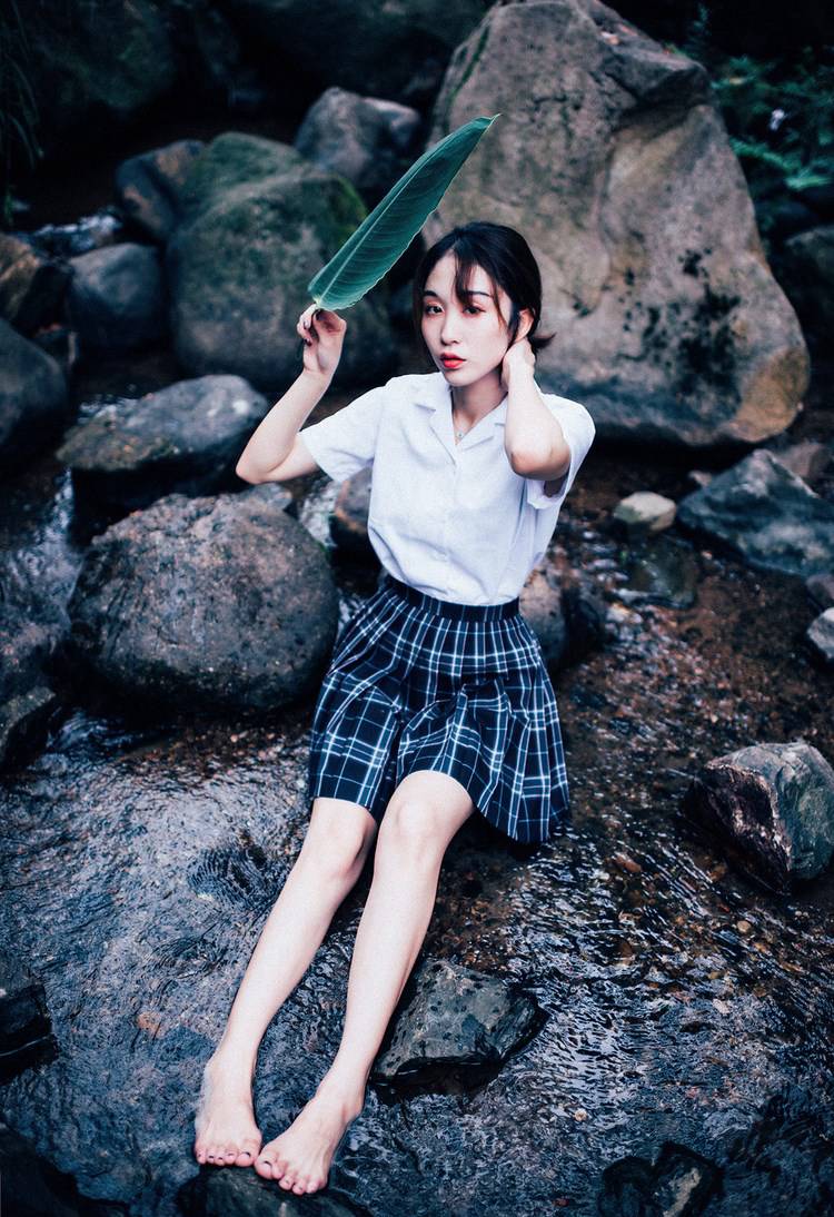 小清新萌妹Una尤娜性感校服写真