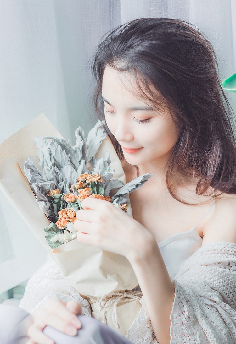 清纯妹子佘贝拉bella户外美腿写真图片