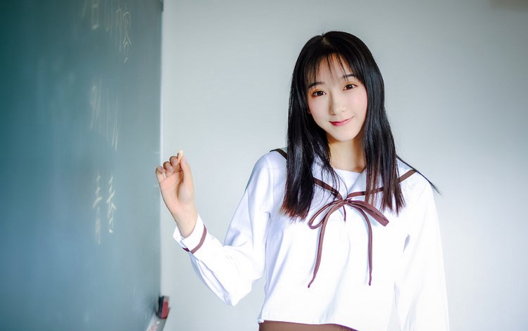 性感冷艳长腿美女许媛最新居家写真