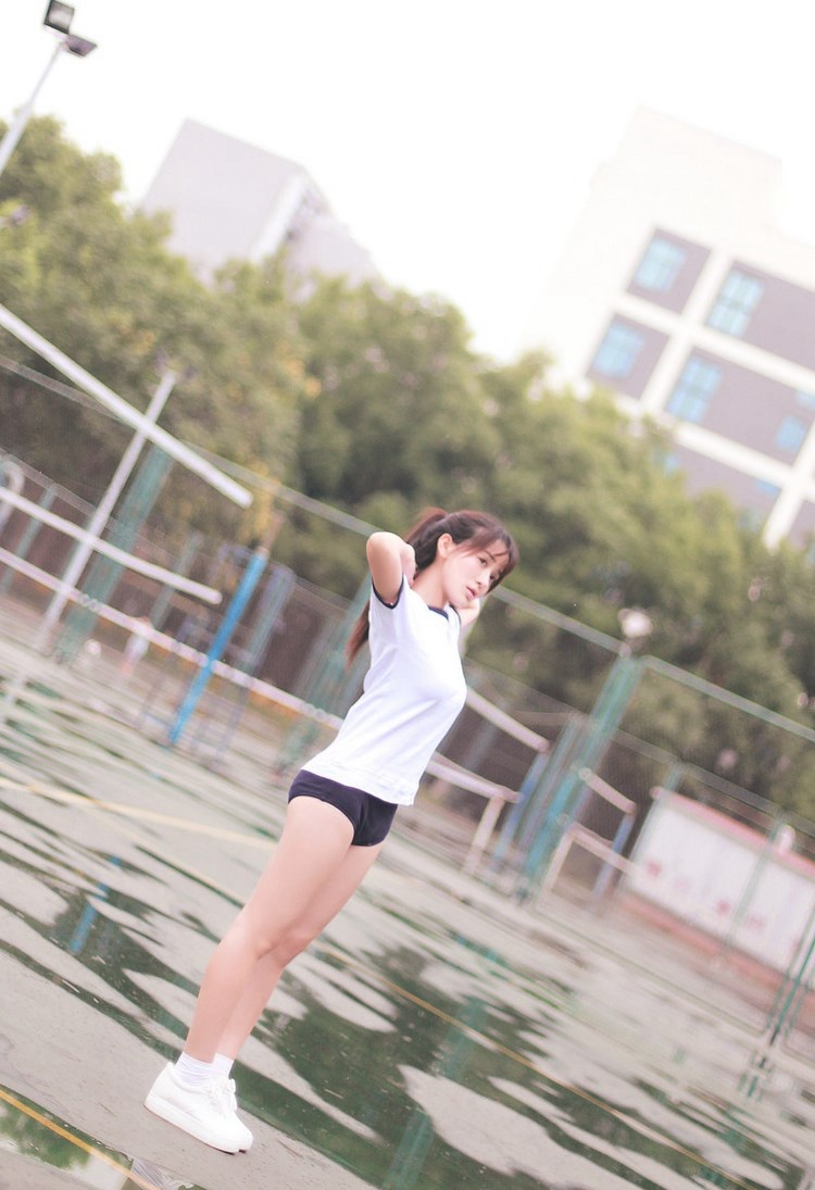 尤果网美女周心怡Alva冬日性感写真
