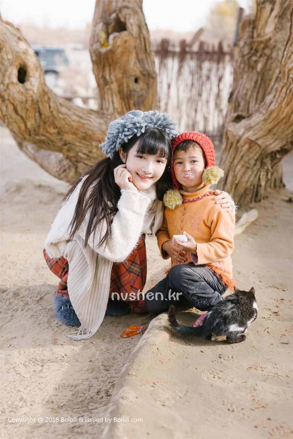 清纯美女萝莉之应沙漠旅拍写真