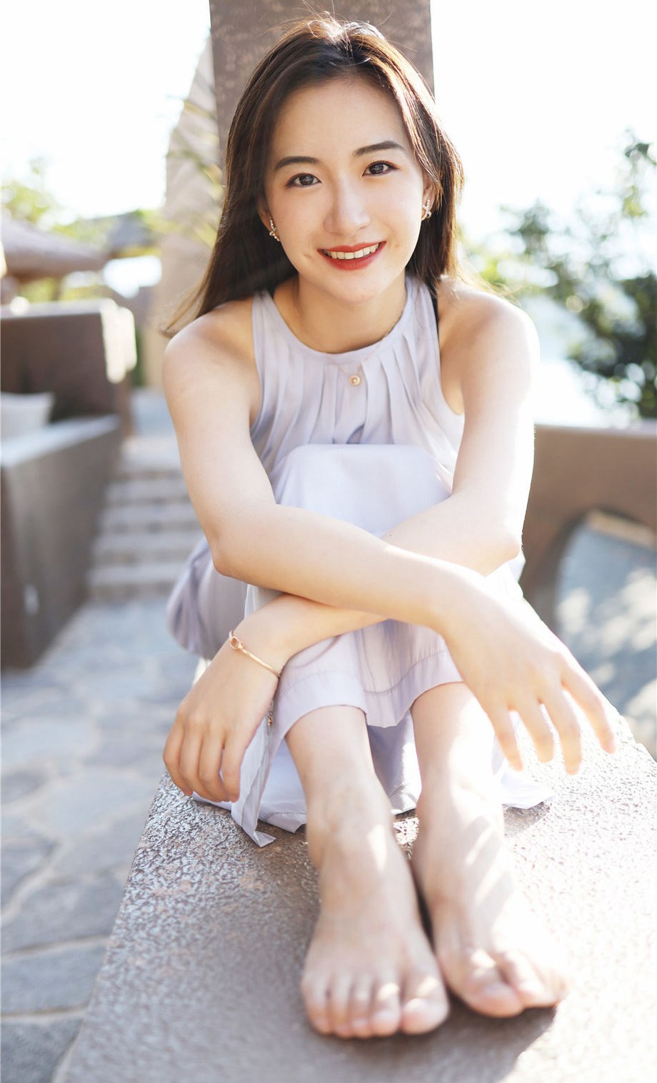 90后美少女柳侑绮和夏美酱室外上演姐妹情深