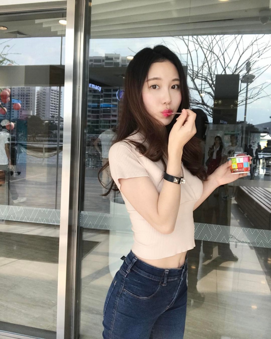 ֵŮMay Sitapha崿Ψд