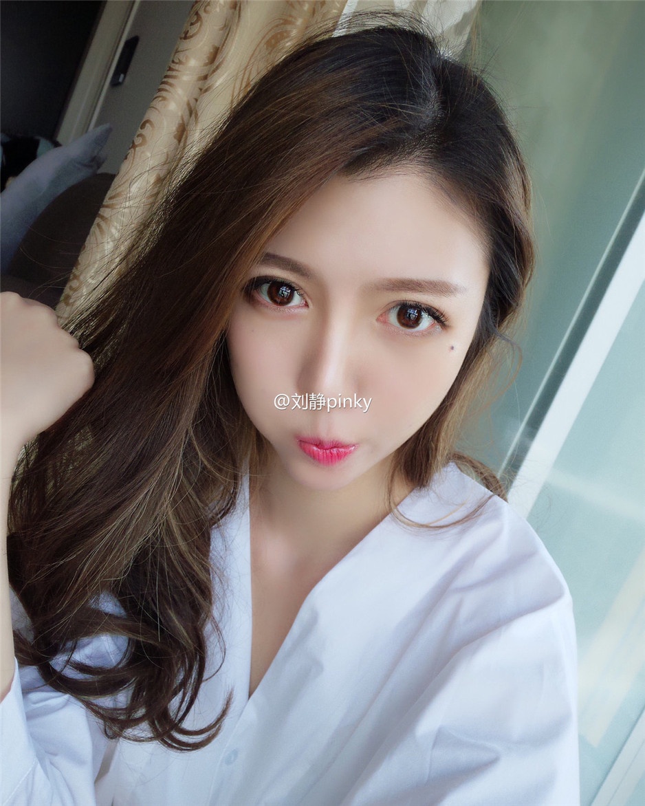 ֵŮpinky΢ռ
