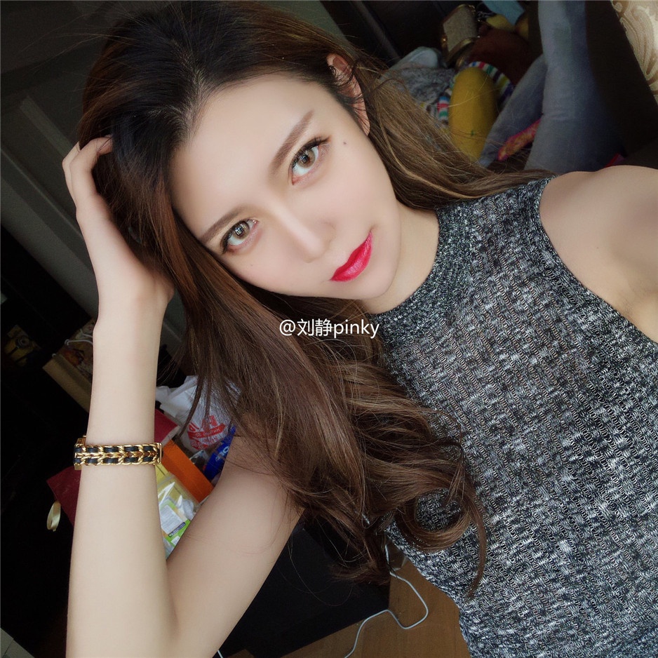 ֵŮpinky΢ռ