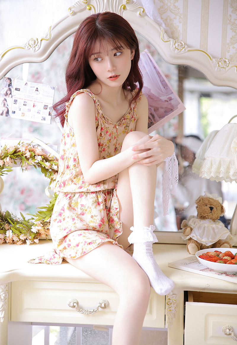 欧美性感模特Renee海边写真秀出诱人曲线