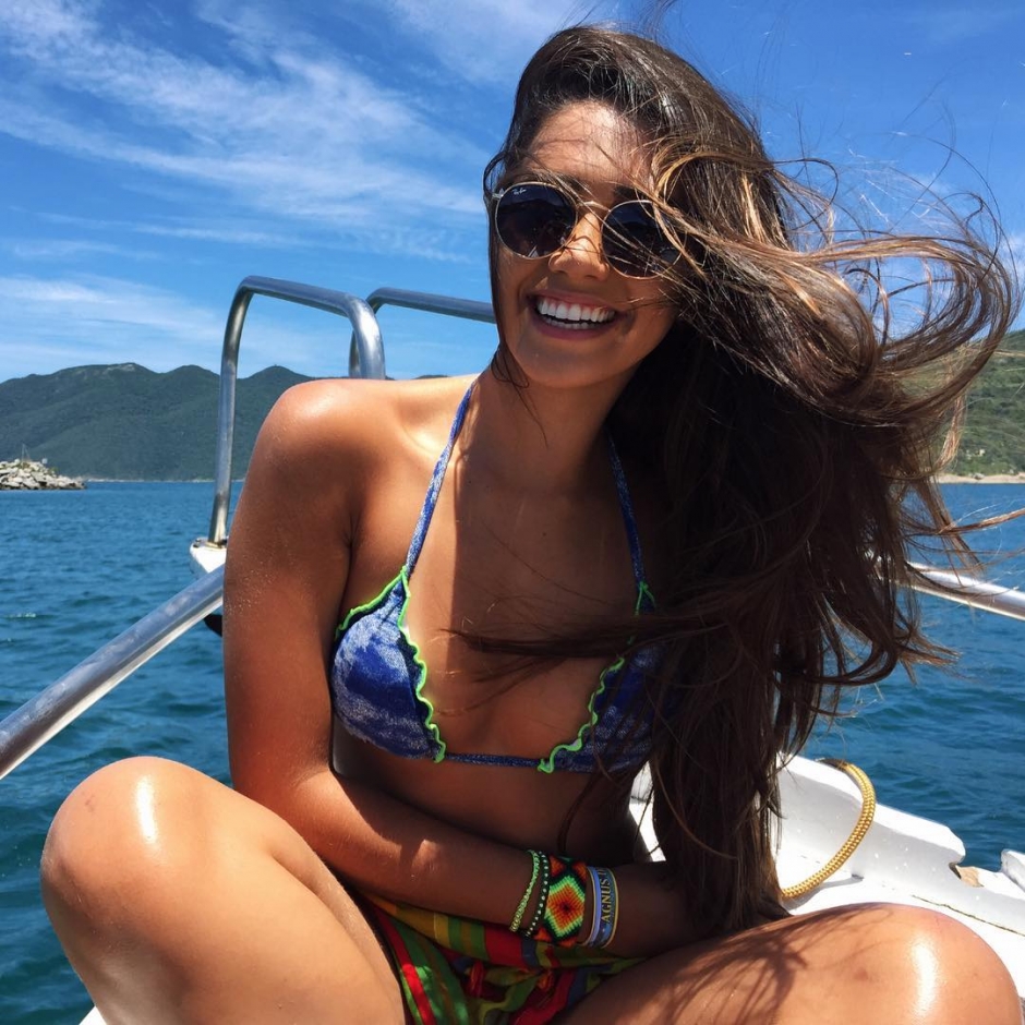 ŮBianca RodriguesԸбȻд
