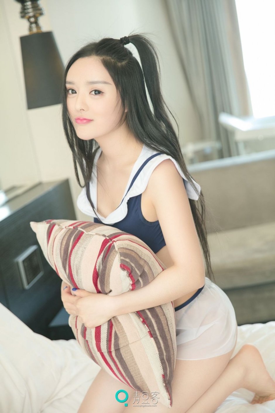 白嫩少女苏迪私房清纯写真长腿迷人