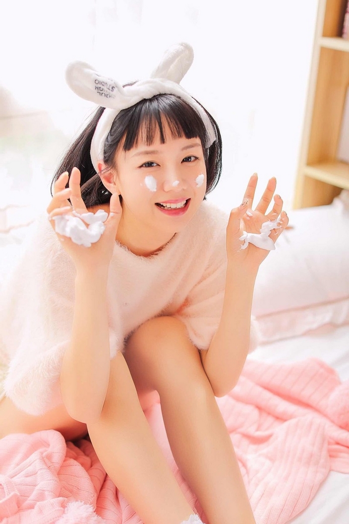 美女模特赵颖死库水写真妩媚迷人