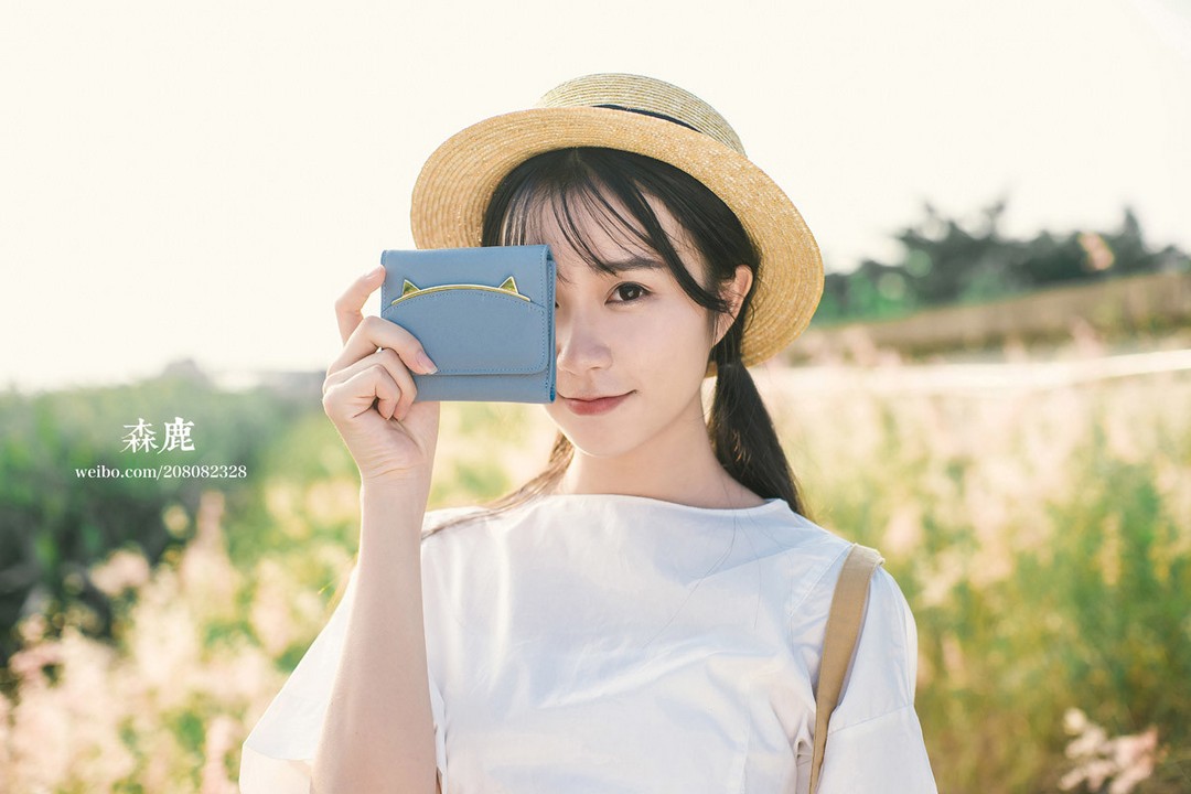 美女模特白喵儿黑丝诱人写真