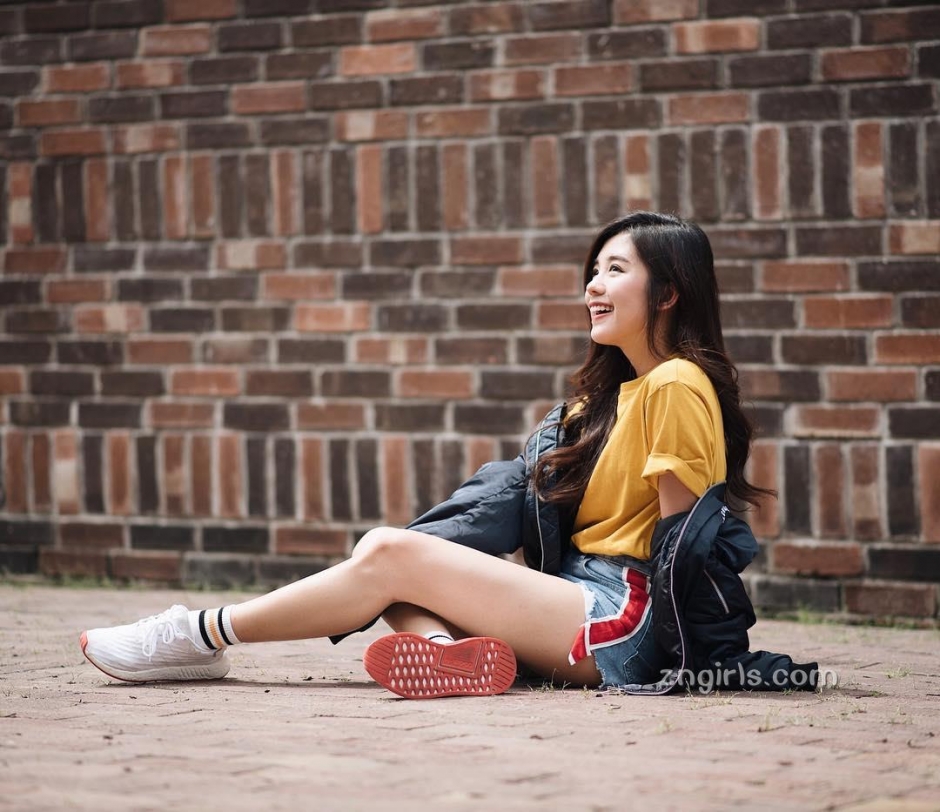 ŮKelly Tan崿˽Ц