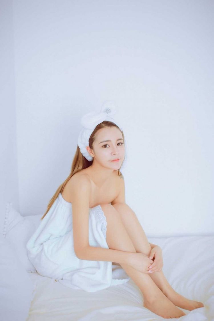 美女萝莉小珂luka私房写真白嫩迷人