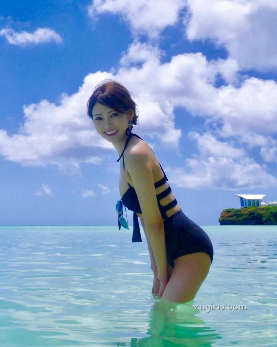 美女博主CHANNEL美妆私房照甜美迷人