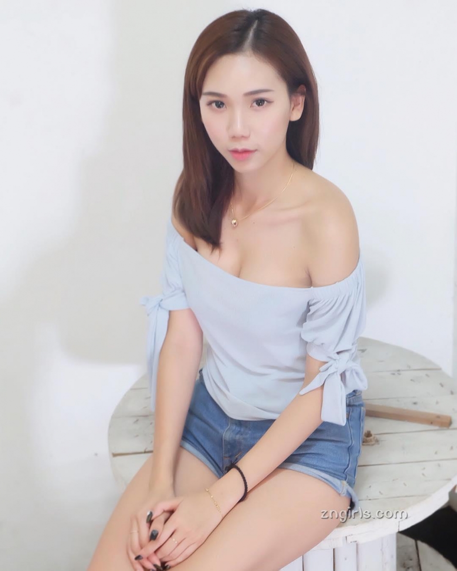 大马美女模特沛妤生活私房照酥胸诱人