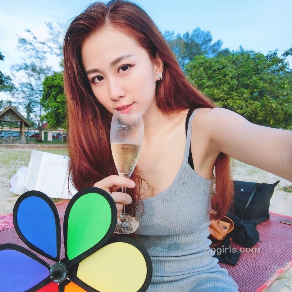 崿ŮChristine Pang˽