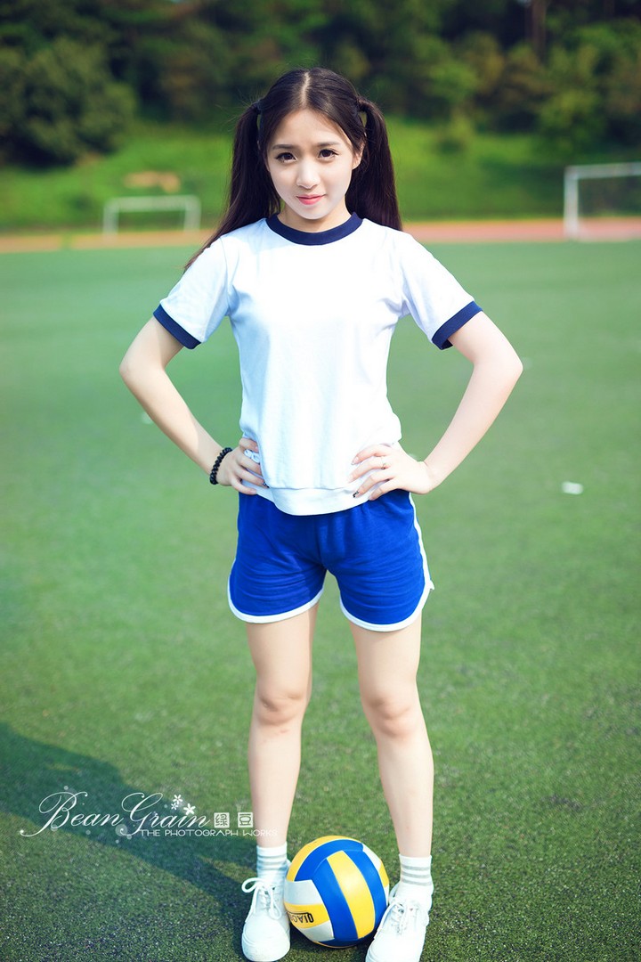 长发美女陈思琪性感私房写真