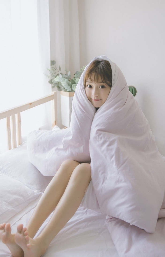 翘臀美女阿V私房内衣写真性感迷人