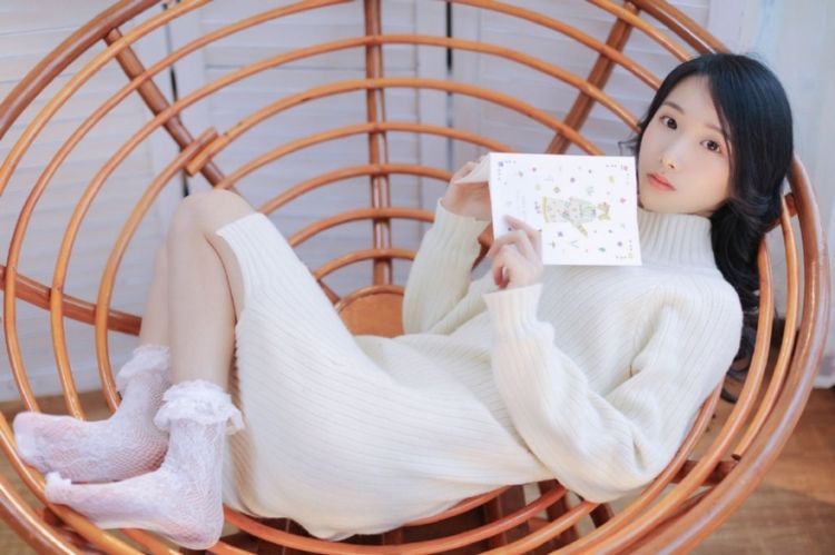 乡村姐妹花性感肚兜写真翘臀诱人