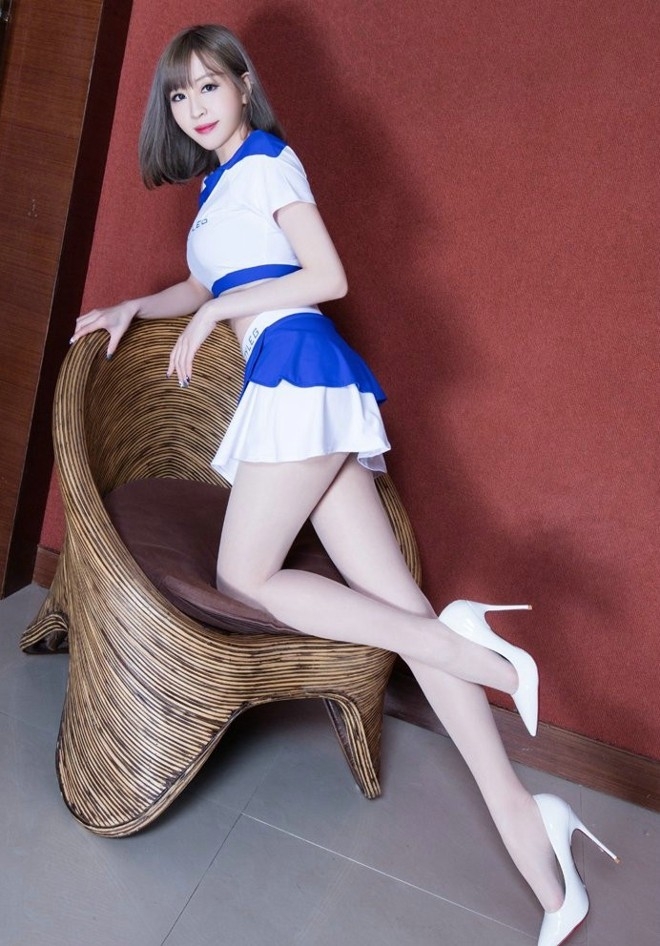 ɫ˿೤Ů۰ϸƷջд