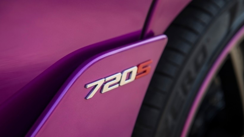 2017 McLaren  720S Fux Fuchsiaֽ