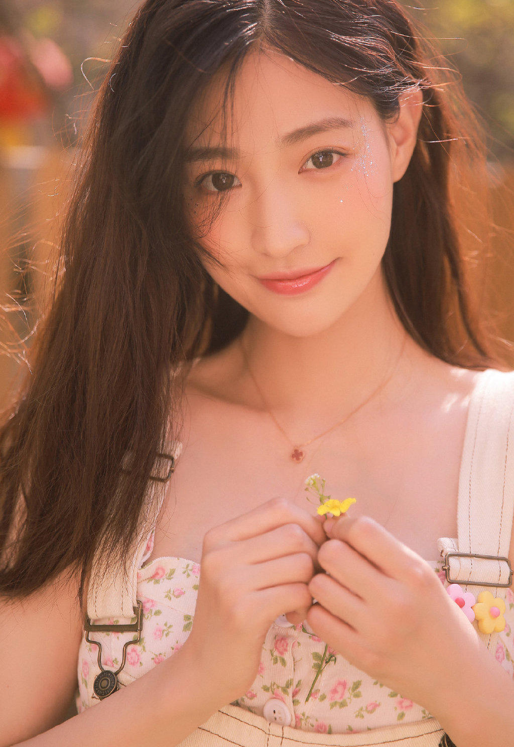 大胸少妇透明内衣私房人体艺术写真