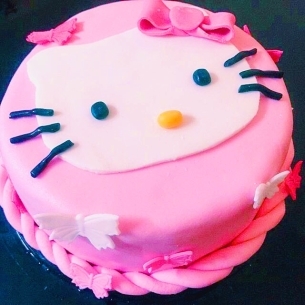 Hello Kitty Cake