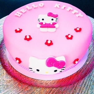 Hello Kitty Cake