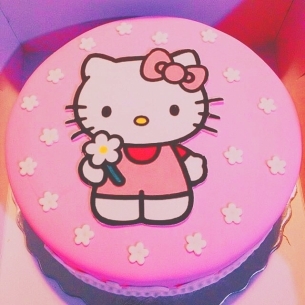 Hello Kitty Cake