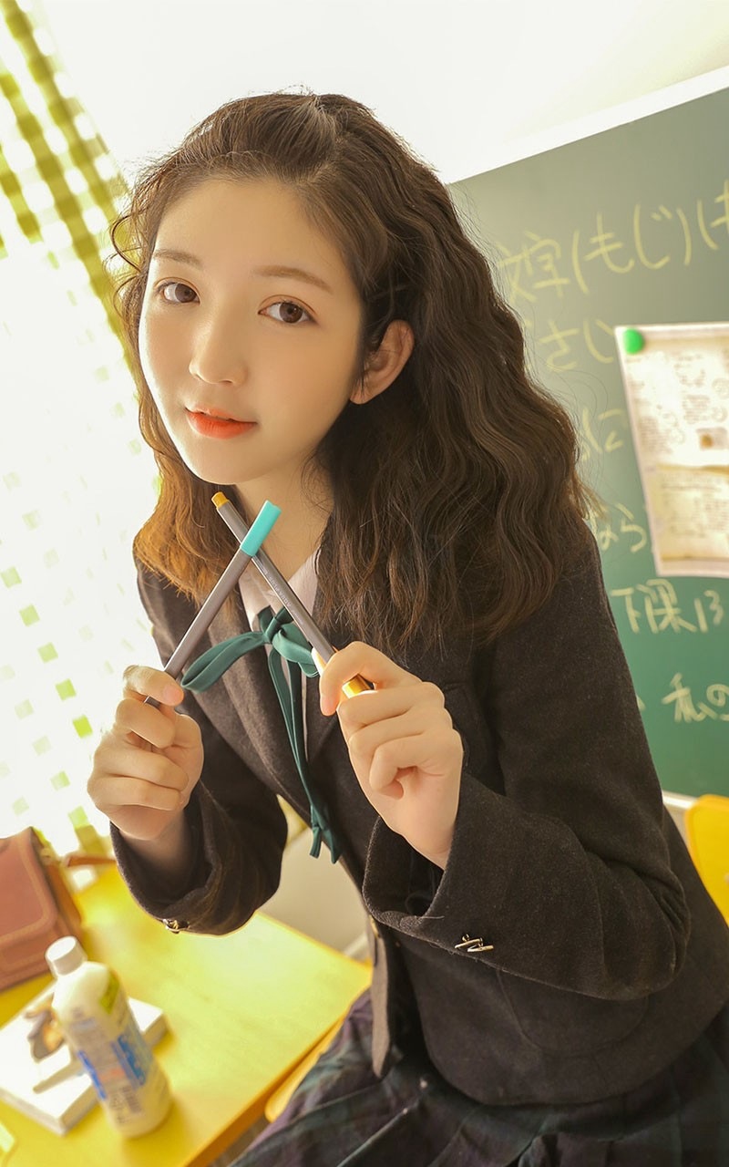 长发美女战姝羽Zina完美身材好到爆