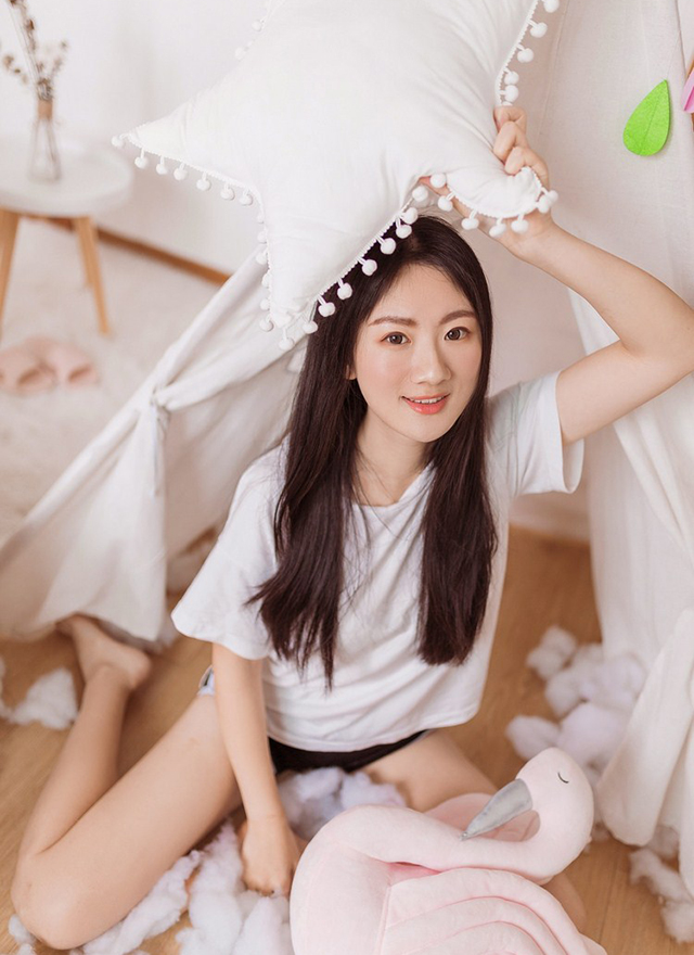 推女神嫩模傲娇萌萌比基尼写真湿身诱人