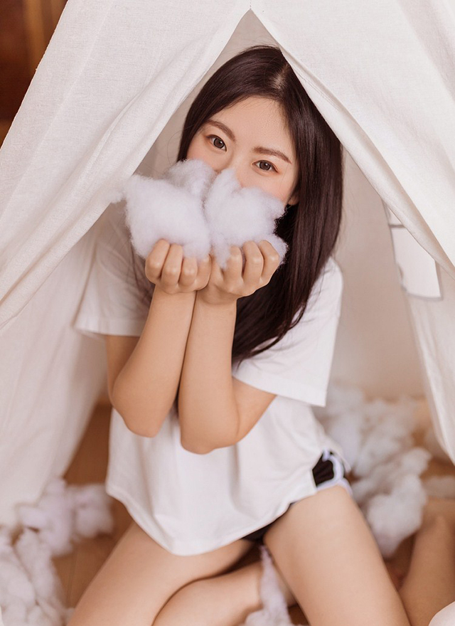 推女神嫩模傲娇萌萌比基尼写真湿身诱人
