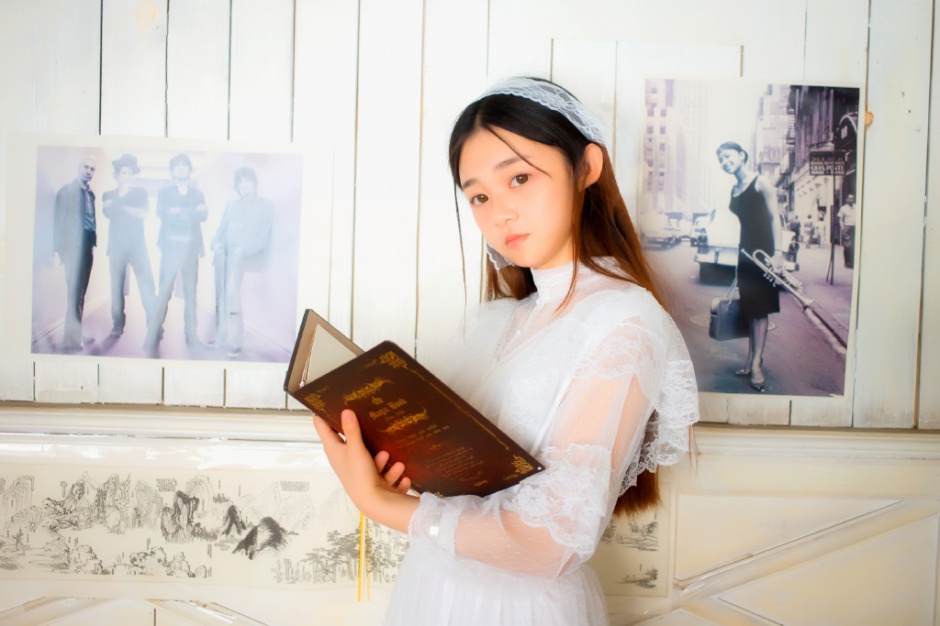 嫩模久子julie大秀性感翘臀极品人体艺术