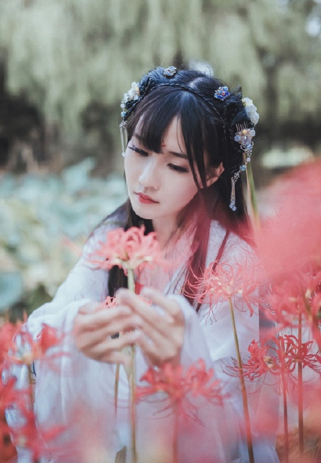 魅研社情趣内衣美女秀翘臀写真