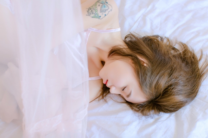 清纯制服美女甜美私房写真