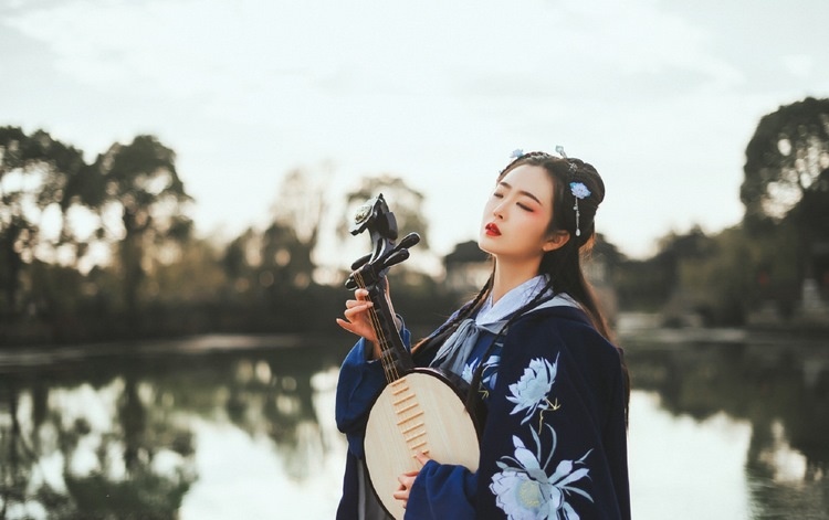 魅妍社娜露Selena最大胆人体艺术写真欣赏