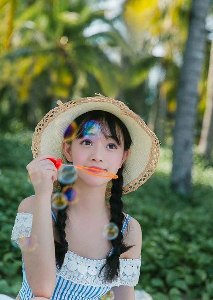 April Nottingham- µŵ