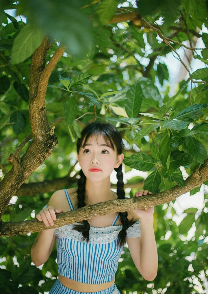 April Nottingham- µŵ