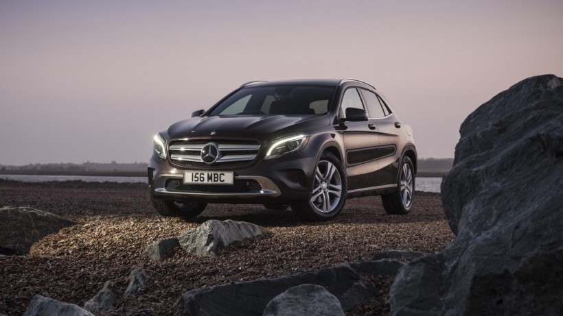 2015 Mercedes-Benz GLA 250奔驰汽车桌面壁纸