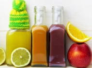 色泽饱满的鲜榨果汁营养健康养生饮料美食高清图片素材