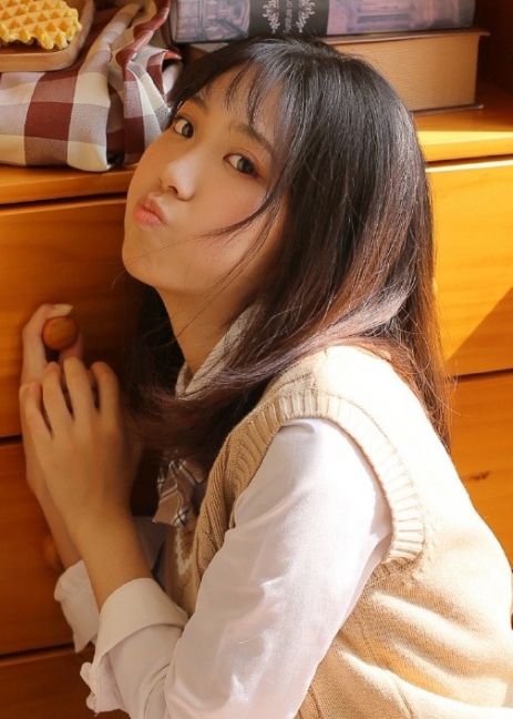 日本学生制服清纯美女超短裙美腿丝袜诱惑写真摄影图片