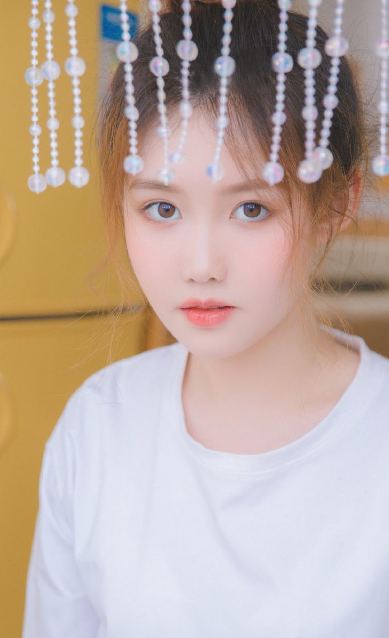 日系元气少女家居服白嫩修长美腿诱惑性感闺房写真图片