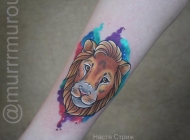 手臂彩色的卡通狮子男生花臂纹身图片
