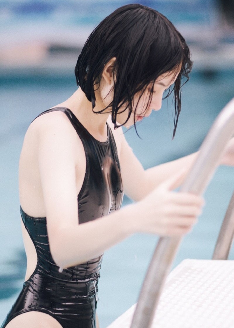 泳衣死库水长腿美女性感湿身日本艺术照