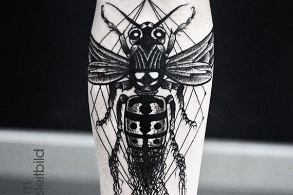 帅气神秘蜜蜂点刺手臂纹身手稿
