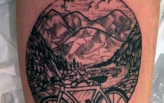 手臂黑色线条山区公路自行车和字母纹身图案