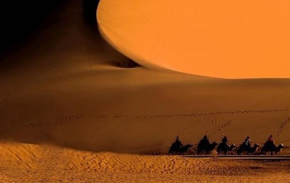 甘肃敦煌沙漠图片感受大漠风情
