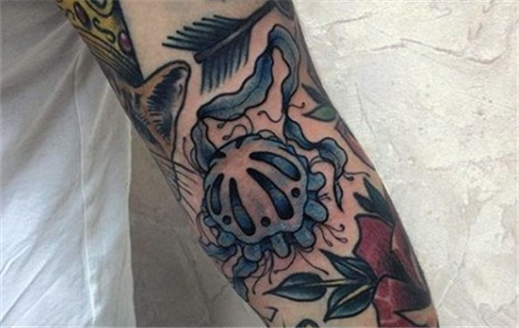 创意设计花朵水母图片彩色手臂纹身